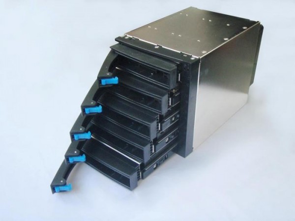 SATAII-Hot-plug-Hard-Disk-RAID-Module-ST500-1-600x450